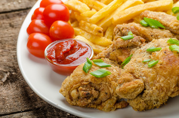 Fried chicken, chilli fries and dip