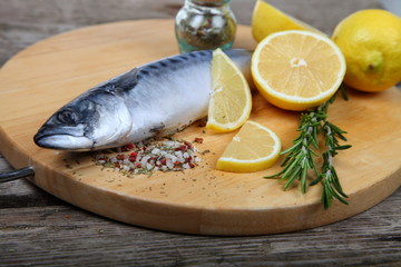 Raw fish with lemon and rosemary