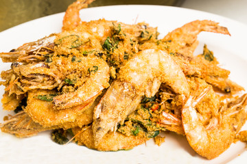 Fried butter prawn dish