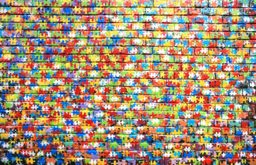 Obraz premium Kolor tła graffiti ulicznych na ścianie z cegły