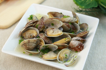 あさりのバター蒸し