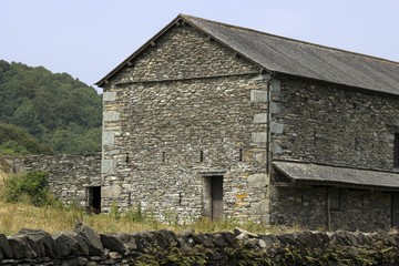 Fototapeta na wymiar old barn