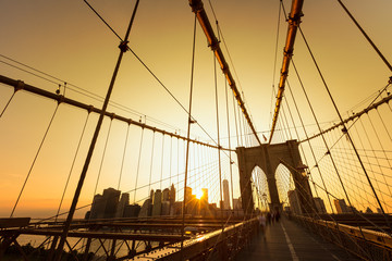 Obraz premium Brooklyn Bridge Sunset z panoramą Manhattanu w USA