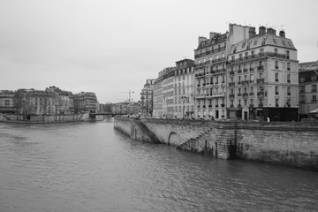 Fototapeta premium Embankment of the river Seine in Paris.