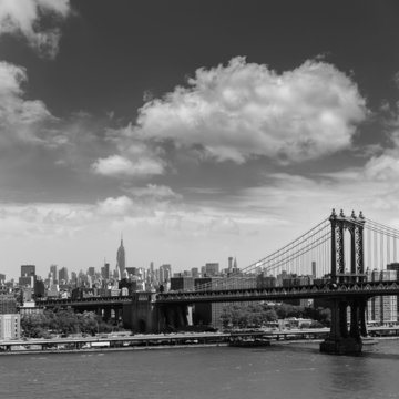 Fototapeta Manhattan Bridge from Brooklyn New York City