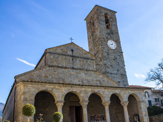 Obraz premium The Pieve church of San Pietro a Cascia, Tuscan, Italy