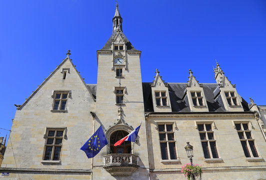Rathaus von Libourne im Weinbau-Gebiet Saint-Emilion Pomerol
