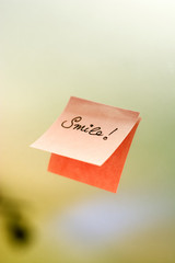 Spiegel. Notizzettel, Post-It, Nachricht, SMILE