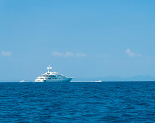 Luxury Cruise Yacht Vacation