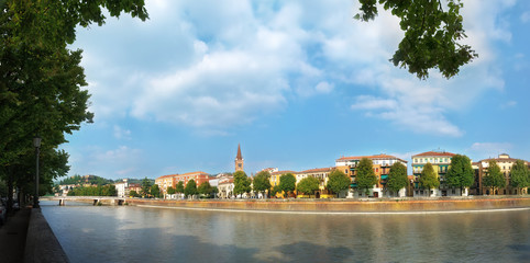 Obraz premium Panorama along the river Adige in Verona