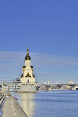 Церковь на реке Днепр