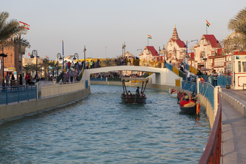 Ярмарка Global Village (Всемирная деревня). Дубай. © aphonua