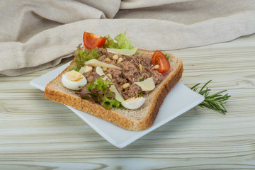 Tuna sandwich