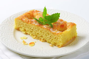 Almond sponge cake