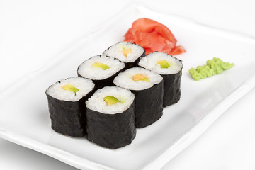 Sushi roll with avocado.