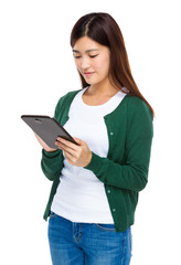 Fototapeta premium Woman use of tablet