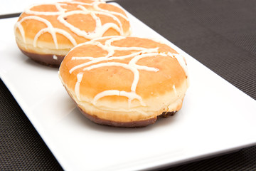cream donut