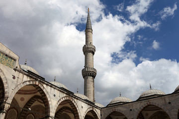 Fototapeta na wymiar Blue Mosque courtyard and minaret