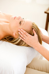 Fototapeta na wymiar Massage: Relaxing Head Massage