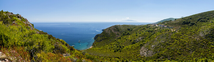 Fototapeta na wymiar arcipelago toscano isola capraia panoramic view