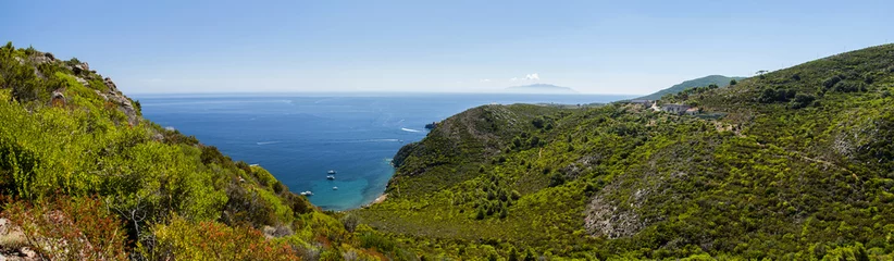 Fotobehang arcipelago toscano isola capraia panoramic view © ericasar