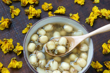 Vietnamese food, sweet lotus seed gruel