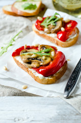 Bruschetta with mushrooms and peppers