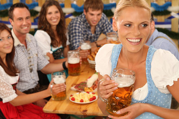 Bayerische Gruppe am Biertisch