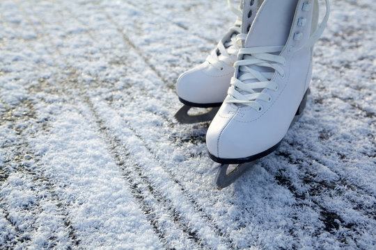 figure skates on ice