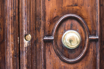 Dettaglio porta, serratura, battenti