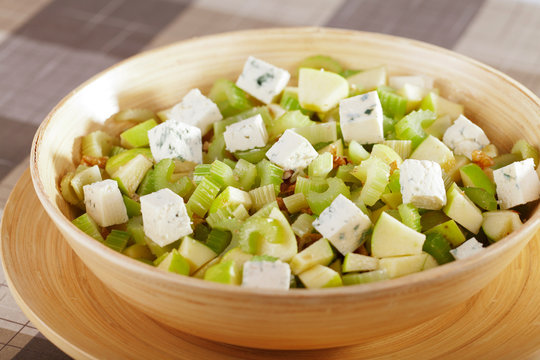 Salad with celery, apple and blue cheese