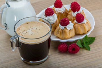 Profiterole with raspberry