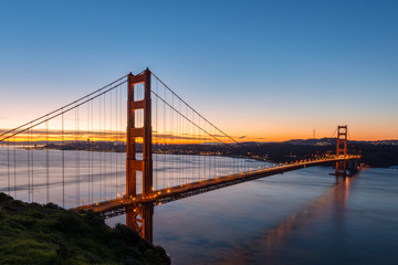 Naklejka na ściany i meble Golden Gate Bridge at Dawn