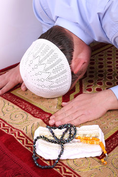 Namaz Kılan Adam