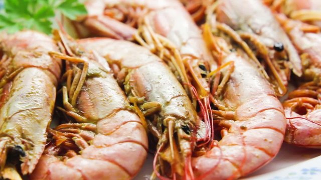 Shrimp cooking with parsley