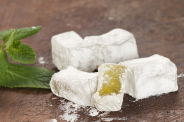 Lukum (Turkish Delight) with mint