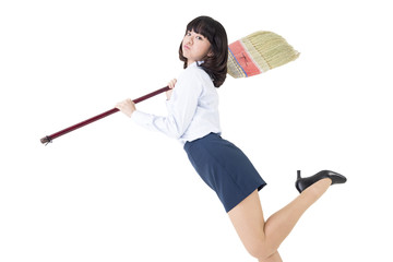 ほうきを持った掃除OL