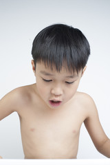 Children nasal clean by saline solution