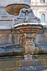 Fototapeta na wymiar Roma, la fontana di piazza Santa Maria Maggiore