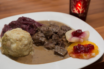 lecker zubereitetes Hirschragout