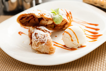 apple strudel with ice cream