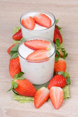 Joghurt mit Erdbeeren