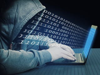 Hacker mit einem Laptop