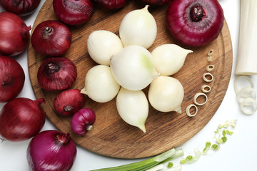 Different raw onion, close up