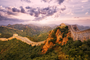 Fototapeta premium skyline and great wall during sunrise 