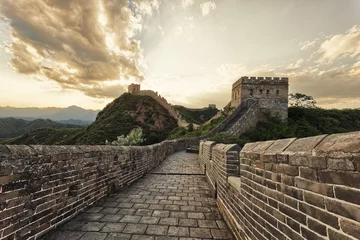 Fotobehang skyline and great wall during sunrise  © zhu difeng