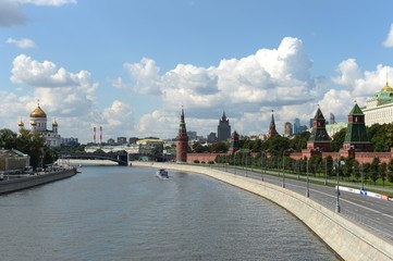 Obraz premium Kremlin and Moskva River