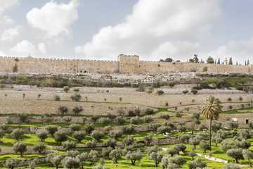 Obraz premium Golden gate to old Jerusalem city .
