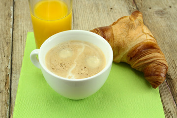 café et croissant