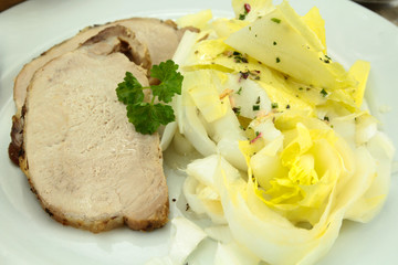 rôti de porc et salade